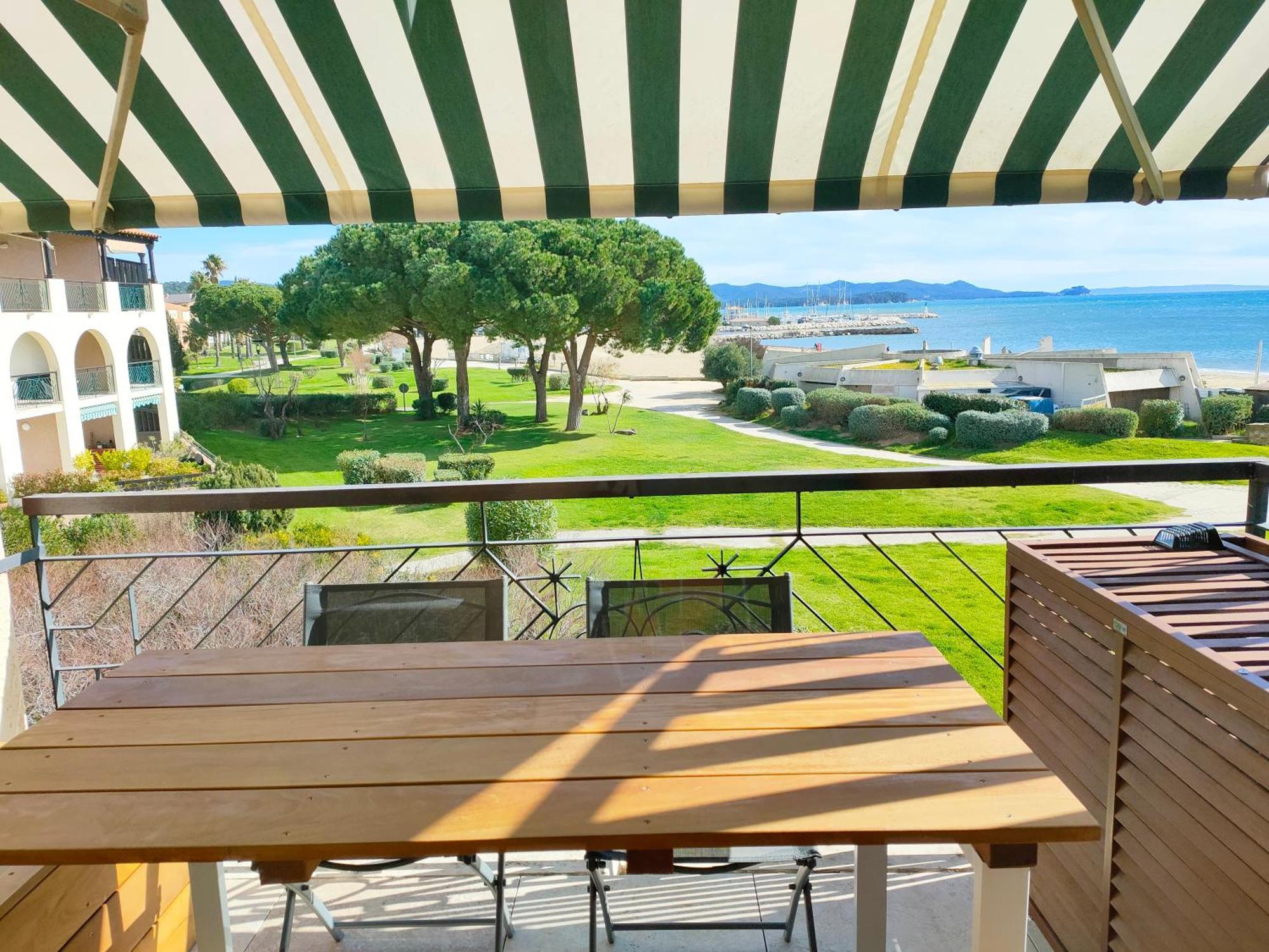 Appartement Vue D'Or Les Pieds Dans L'Eau Ла-Лонд-ле-Мор Экстерьер фото
